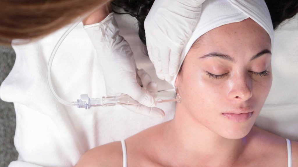 Clarifying HydraFacial Treatment and Platinum HydraFacial Treatment